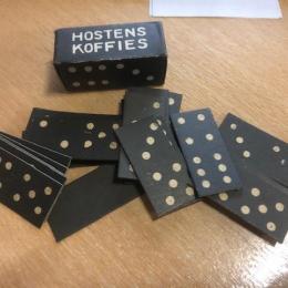 Café Hostens, jeu domino
