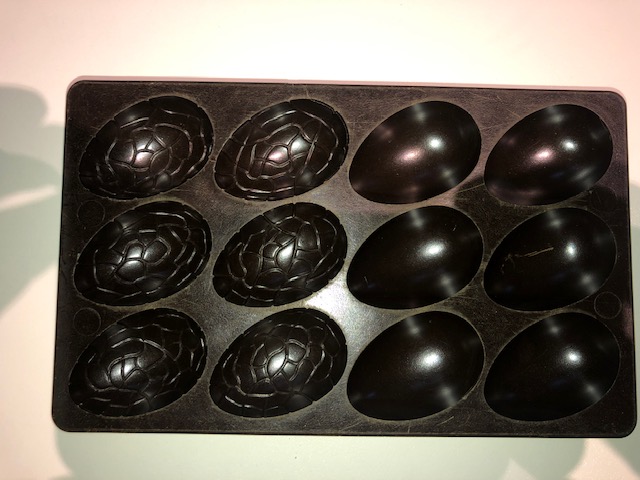Moule a chocolat bakelite oeufs (2)