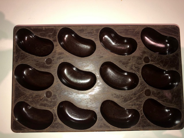 Chocoladevorm bakeliet 12 pralines (17)