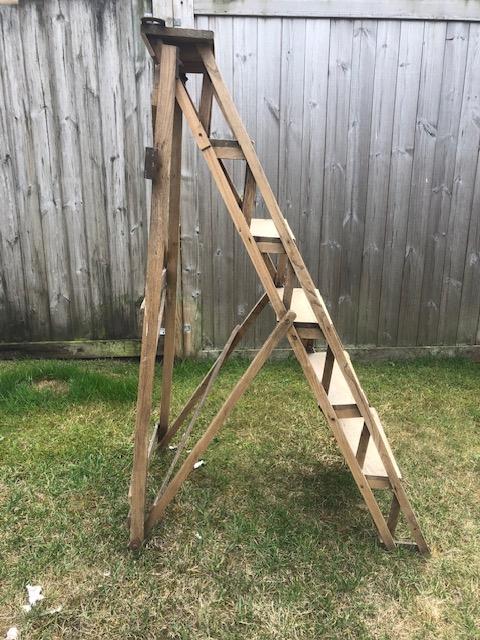Houten antieke ladder, landelijke stijl