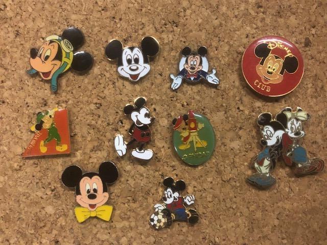 10 Pins Disney Mickey Mouse (Lot H)