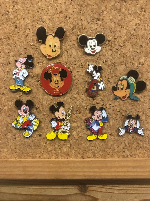 Lot de 10 pins Mickey Mouse, Disney (Lot I)