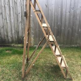 Houten antieke ladder, landelijke stijl