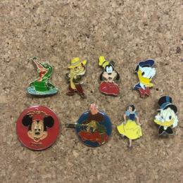 Lot van 8 Disney Pins
